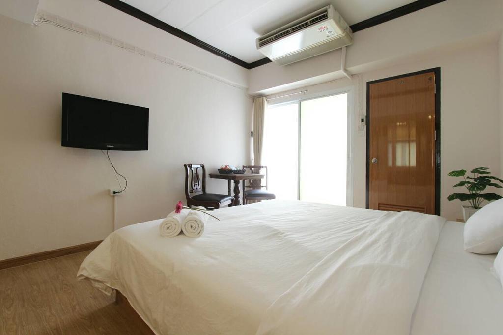Beerapan Hotel Бангкок Номер фото