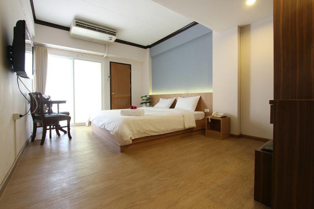 Beerapan Hotel Бангкок Номер фото