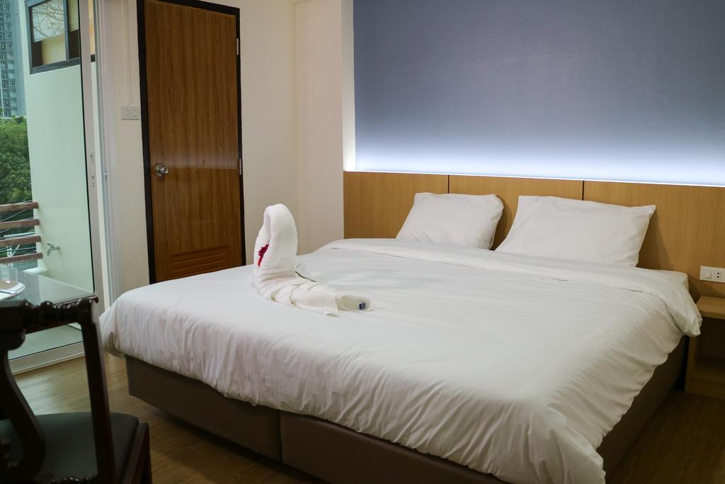Beerapan Hotel Бангкок Экстерьер фото