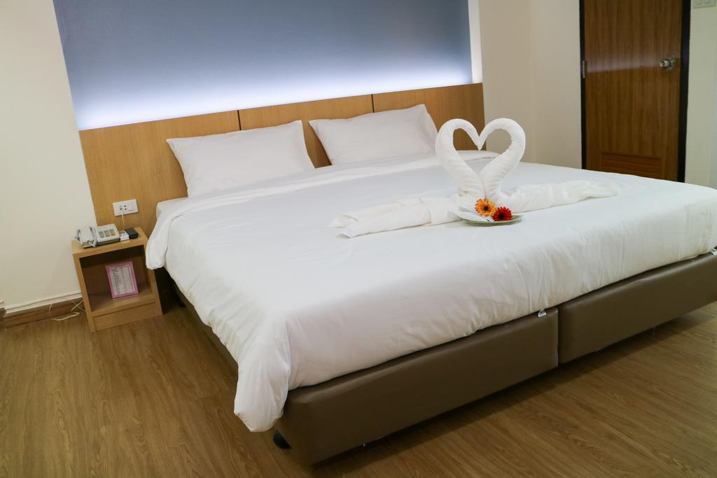 Beerapan Hotel Бангкок Экстерьер фото