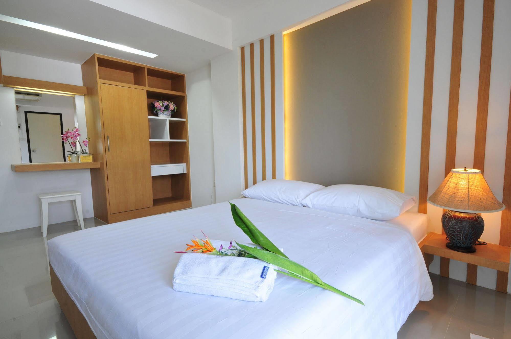 Beerapan Hotel Бангкок Экстерьер фото
