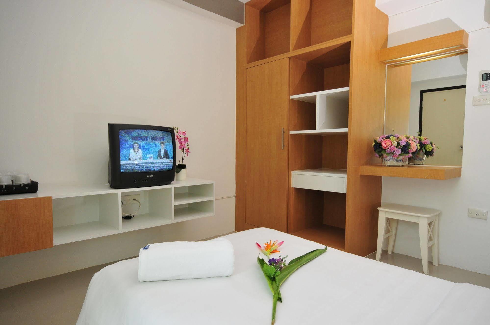 Beerapan Hotel Бангкок Экстерьер фото